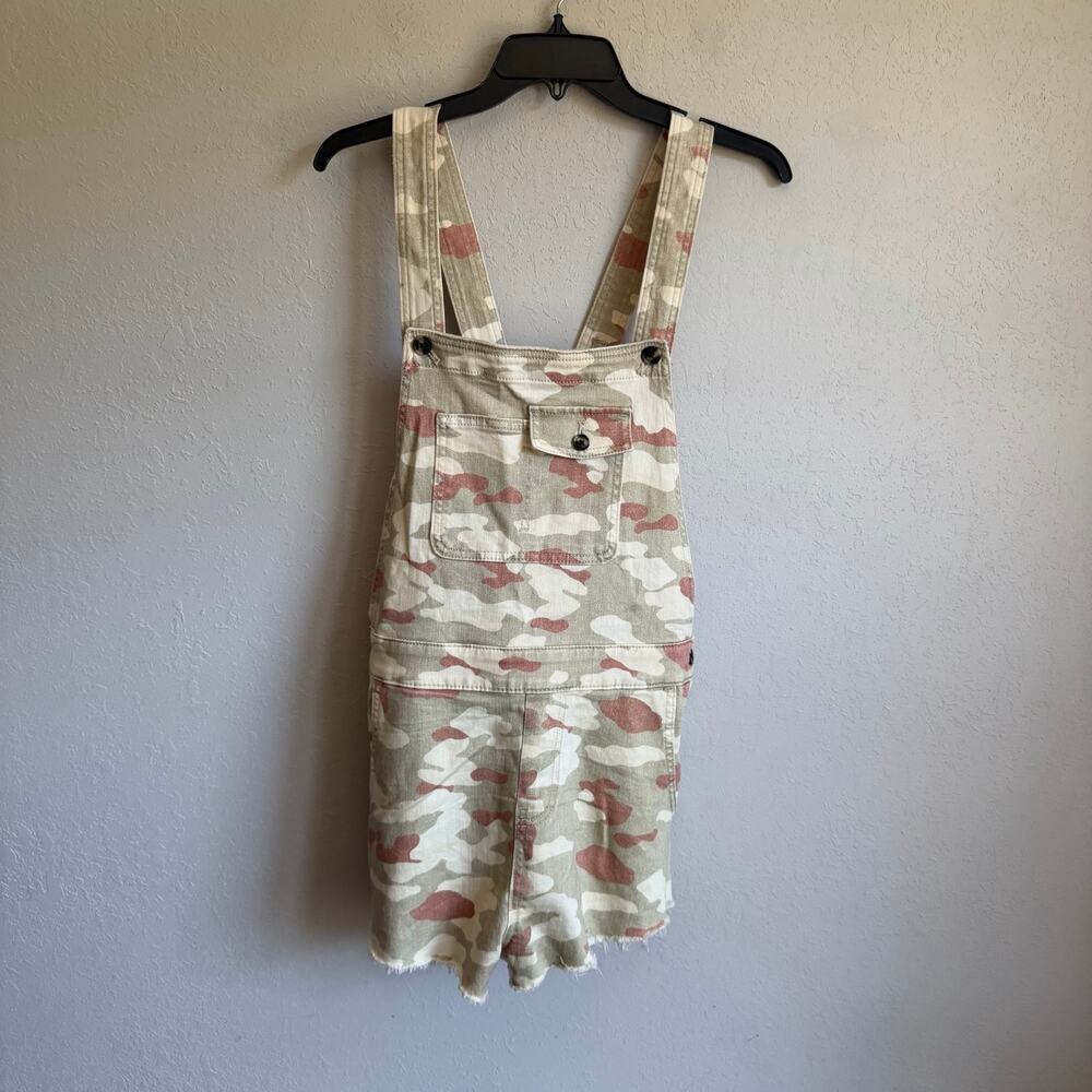Anthropologie Pilcro Cream Tan Pastel Green Camo Printed Shortalls Womens M